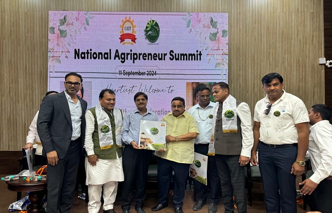 कार्यक्रम में शामिल शिकरत करते सांसद प्रवीण खंडेलवाल कार्यक्रम में शामिल शिकरत करते सांसद प्रवीण खंडेलवाल