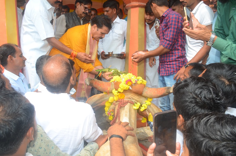 उज्जैनः मंत्री टेटवाल ने खाचरोद के ग्राम लेकोड़िया में गौशाला में किया पौधरोपण उज्जैनः मंत्री टेटवाल ने खाचरोद के ग्राम लेकोड़िया में गौशाला में किया पौधरोपण