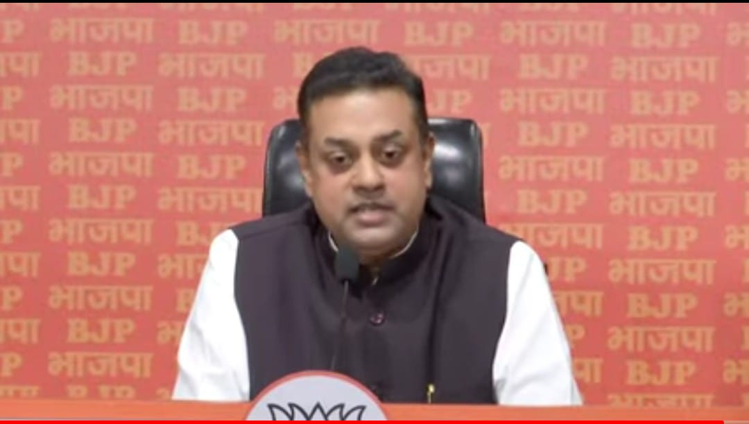 संबित पात्रा प्रेसवार्ता को संबोधित करते हुए संबित पात्रा प्रेसवार्ता को संबोधित करते हुए