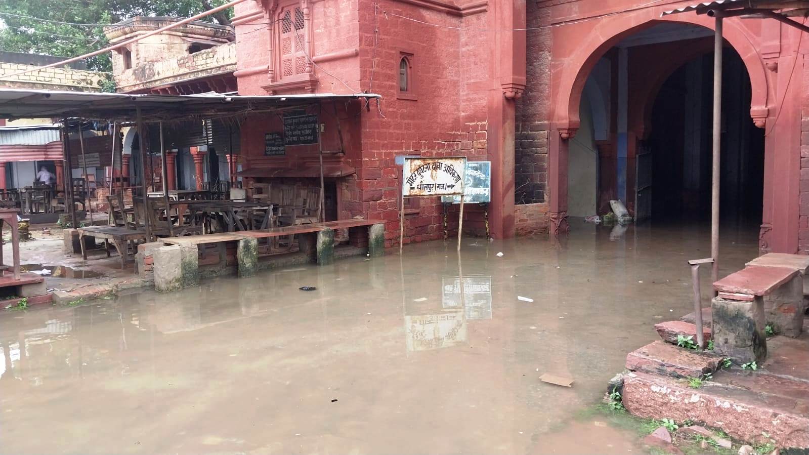 धौलपुर जिले में बारिश से हाहाकार,उर्मिला सागर बांध पर चली चादर