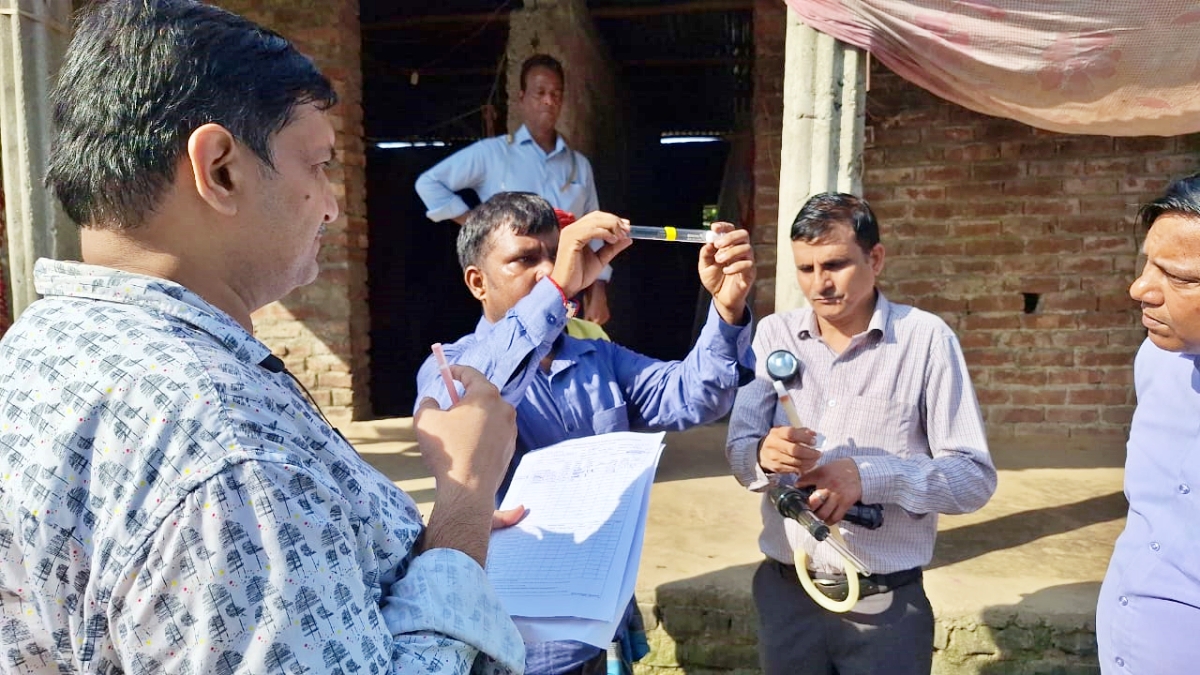 अररिया में किस बीमारी ने ली 5 मासूमों की जान? राज्यस्तरीय स्वास्थ्य विभाग की टीम पहुंची प्रभावित गांव अररिया में किस बीमारी ने ली 5 मासूमों की जान? राज्यस्तरीय स्वास्थ्य विभाग की टीम पहुंची प्रभावित गांव