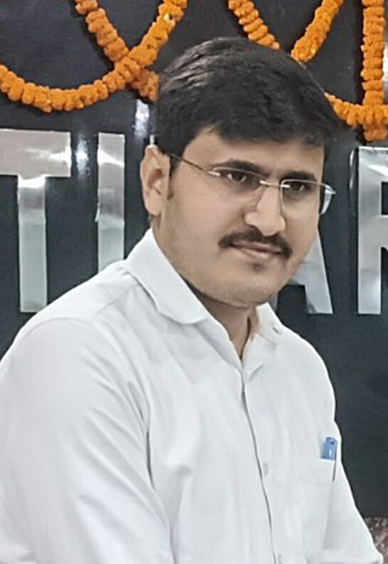 डीएम मनेश कुमार मीणा डीएम मनेश कुमार मीणा