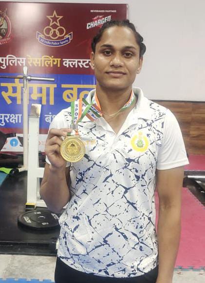 सोना जीतने वाली पहलवान पूजा यादव :फोटो बच्चा गुप्ता सोना जीतने वाली पहलवान पूजा यादव :फोटो बच्चा गुप्ता