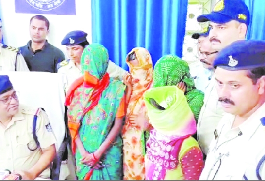 जीआरपी ने पकड़े जेवर जीआरपी ने पकड़े जेवर