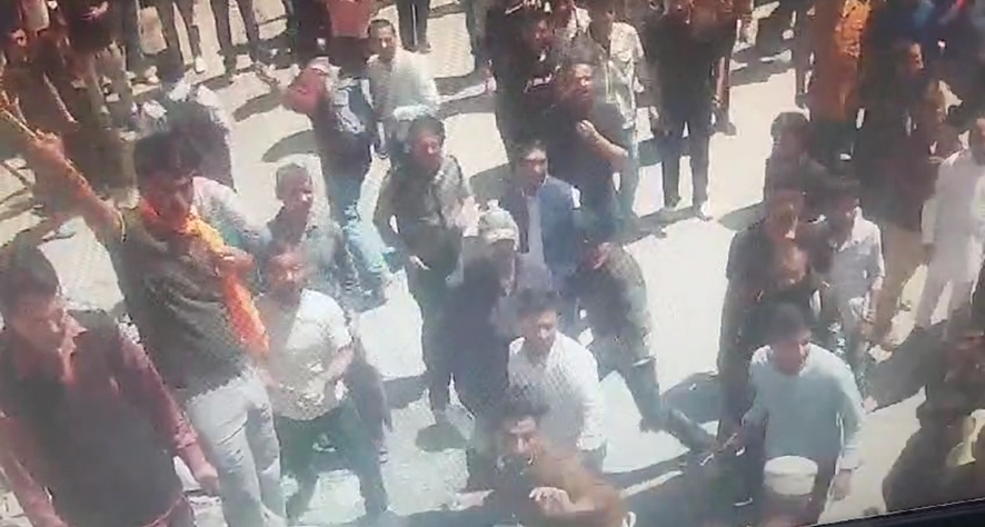 पत्थराव की वायरल वीडियो पत्थराव की वायरल वीडियो