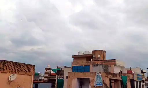 फरीदाबाद में सुहावना मौसम का दृश्य। फरीदाबाद में सुहावना मौसम का दृश्य।