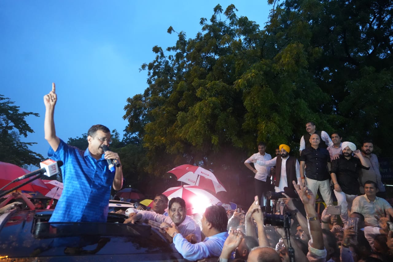 जेल से बाहर आकर केजरीवाल ने कहा, जेल में डालकर ये लोग मेरा हौंसला तोड़ना चाहते थे जेल से बाहर आकर केजरीवाल ने कहा, जेल में डालकर ये लोग मेरा हौंसला तोड़ना चाहते थे
