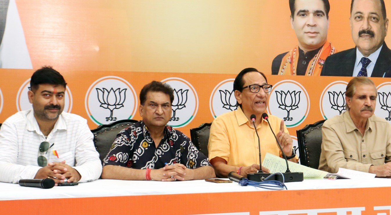 जम्मू कश्मीर के लोगों के हित में मोदी सरकार ने 890 केंद्रीय कानून लागू किएः वाई.वी शर्मा जम्मू कश्मीर के लोगों के हित में मोदी सरकार ने 890 केंद्रीय कानून लागू किएः वाई.वी शर्मा