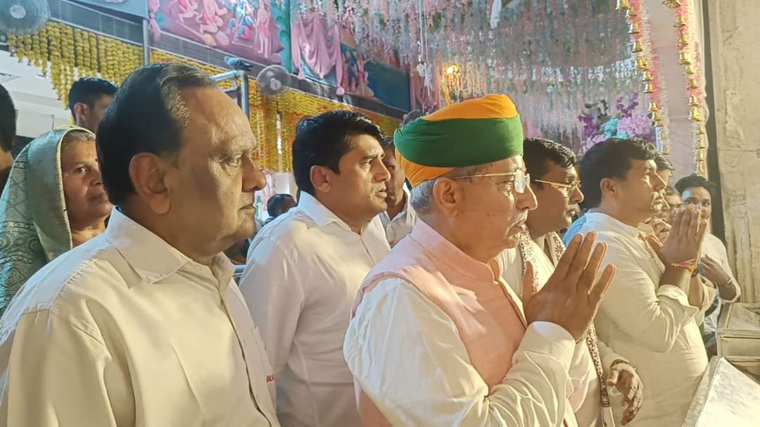 केंद्रीय मंत्री ने मेहंदीपुर बालाजी के दर्शन किए केंद्रीय मंत्री ने मेहंदीपुर बालाजी के दर्शन किए