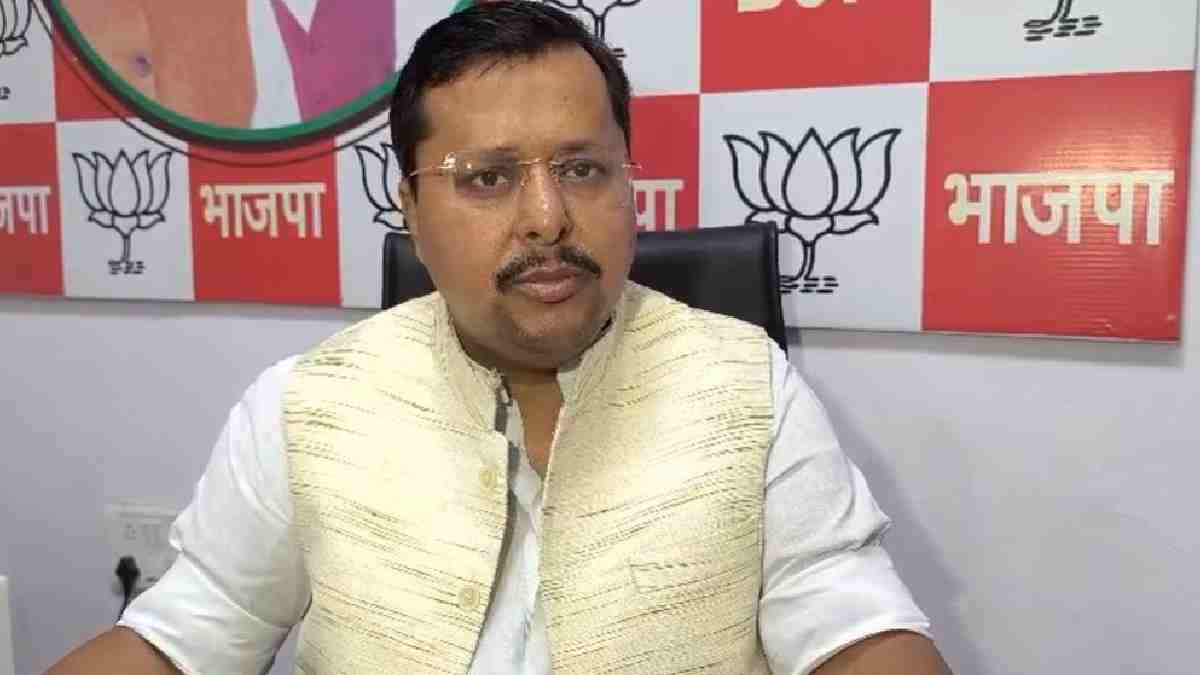 सदस्यता अभियान की समीक्षा बैठक लेते नितिन नबीन सदस्यता अभियान की समीक्षा बैठक लेते नितिन नबीन