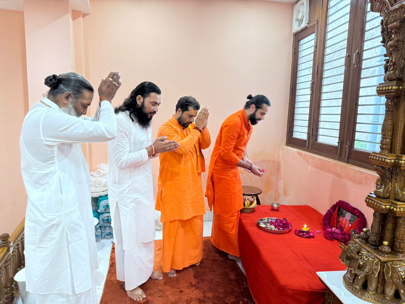 श्रद्धांजलि समारोह में उपस्थित संत श्रद्धांजलि समारोह में उपस्थित संत