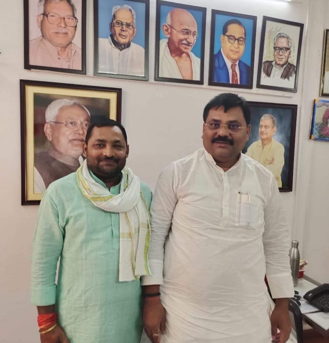 अररिया फोटो:प्रदेश अध्यक्ष के साथ रमेश सिंह अररिया फोटो:प्रदेश अध्यक्ष के साथ रमेश सिंह