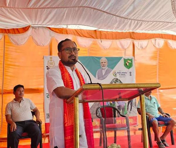 ईएम डॉ. स्वारगियारी ने स्वच्छ और हरित बीटीआर के लिए सामूहिक प्रयासों का आह्वान किया। ईएम डॉ. स्वारगियारी ने स्वच्छ और हरित बीटीआर के लिए सामूहिक प्रयासों का आह्वान किया।