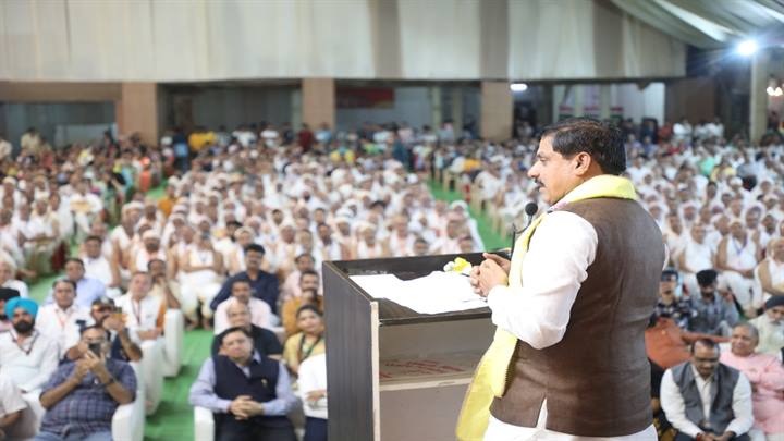 ऋषि-मुनियों, संत-महात्माओं ने हमें स्वस्थ जीवन शैली अपनाने का पाठ सिखायाः मुख्यमंत्री डॉ. यादव ऋषि-मुनियों, संत-महात्माओं ने हमें स्वस्थ जीवन शैली अपनाने का पाठ सिखायाः मुख्यमंत्री डॉ. यादव