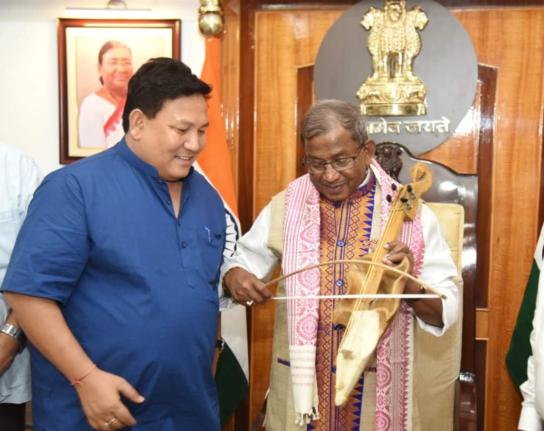 बीटीसी सीईएम ने असम के राज्यपाल से की मुलाकात, कोकराझार आने का न्योता दिया। बीटीसी सीईएम ने असम के राज्यपाल से की मुलाकात, कोकराझार आने का न्योता दिया।