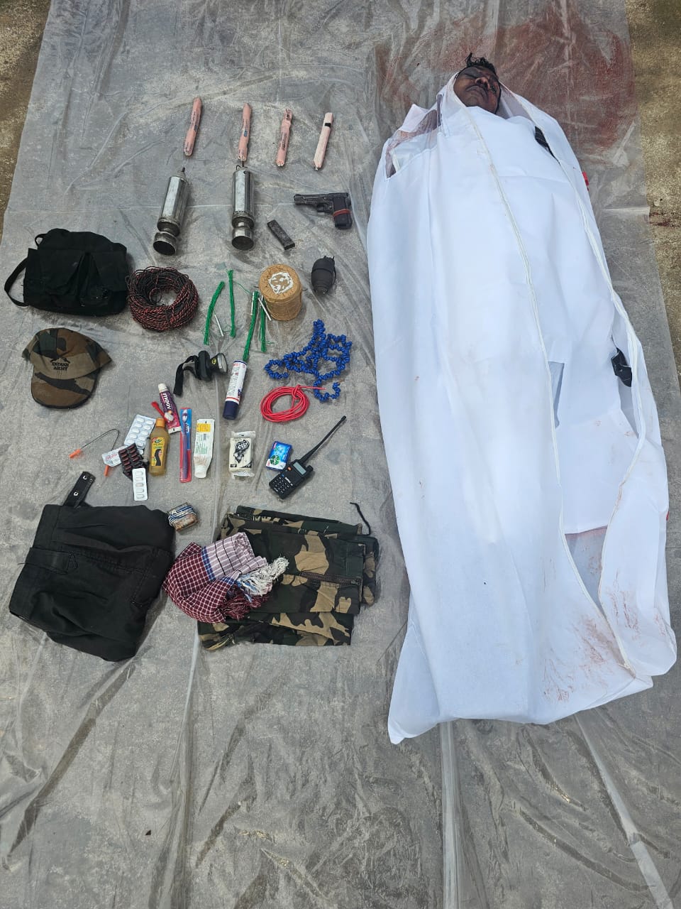 सुकमा : मुठभेड़ में 05 लाख रूपये का इनामी नक्सली को पुलिस ने मार गिराया। सुकमा : मुठभेड़ में 05 लाख रूपये का इनामी नक्सली को पुलिस ने मार गिराया।