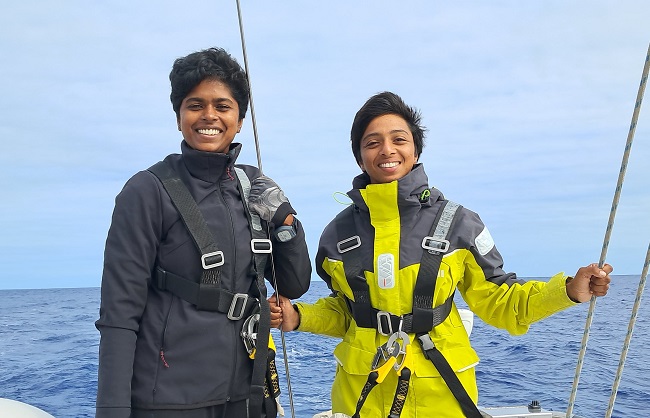 लेफ्टिनेंट कमांडर रूपा ए और लेफ्टिनेंट कमांडर दिलना लेफ्टिनेंट कमांडर रूपा ए और लेफ्टिनेंट कमांडर दिलना