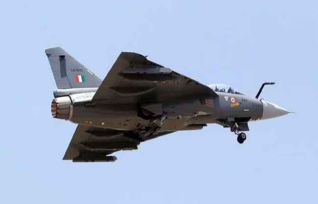 लाइट कॉम्बैट एयरक्राफ्ट (एलसीए) तेजस एमके-1ए (फ़ाइल फोटो) लाइट कॉम्बैट एयरक्राफ्ट (एलसीए) तेजस एमके-1ए (फ़ाइल फोटो)