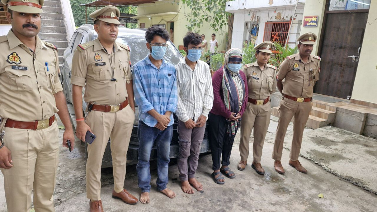 डेटिंग एप के माध्यम से ठगी करने वाले तीन लोगों को पुलिस ने किया गिरफ्तार डेटिंग एप के माध्यम से ठगी करने वाले तीन लोगों को पुलिस ने किया गिरफ्तार