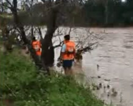 पस्ता नदी में बहे चाचा भतीजा की तलाश एसडीआरएफ की टीम पस्ता नदी में बहे चाचा भतीजा की तलाश एसडीआरएफ की टीम
