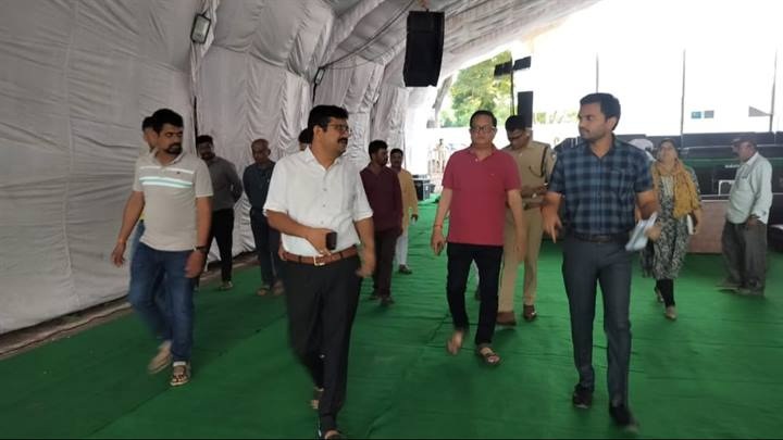 सीहोरः कलेक्टर ने स्वच्छता ही सेवा अभियान और जन औषधि केंद्र शुभारंभ स्थल की तैयारियों का लिया जायजा सीहोरः कलेक्टर ने स्वच्छता ही सेवा अभियान और जन औषधि केंद्र शुभारंभ स्थल की तैयारियों का लिया जायजा