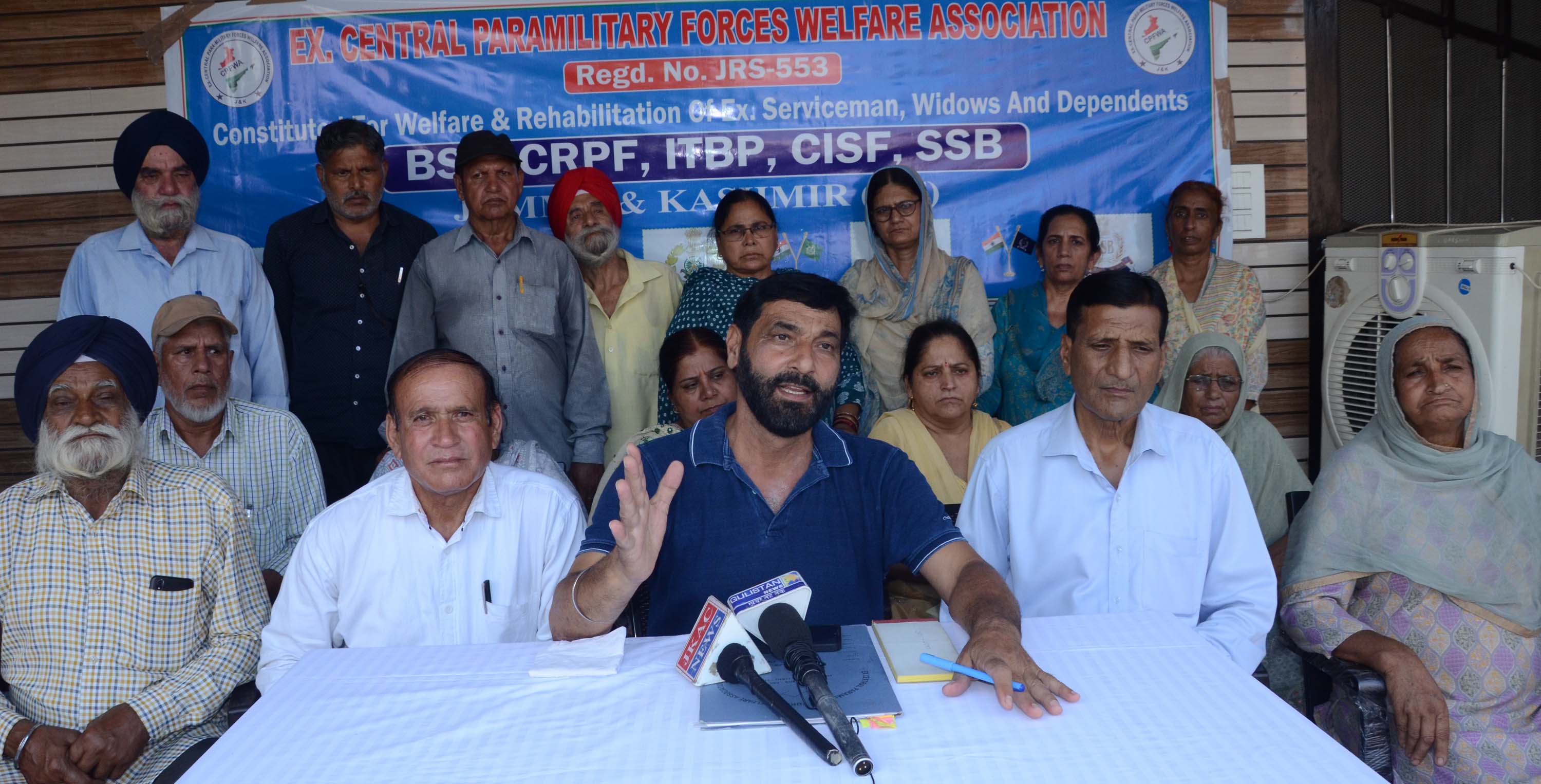 पूर्व केंद्रीय अर्धसैनिक बल कल्याण संघ ने अनसुलझे मुद्दों पर सरकार को आड़े हाथों लिया पूर्व केंद्रीय अर्धसैनिक बल कल्याण संघ ने अनसुलझे मुद्दों पर सरकार को आड़े हाथों लिया