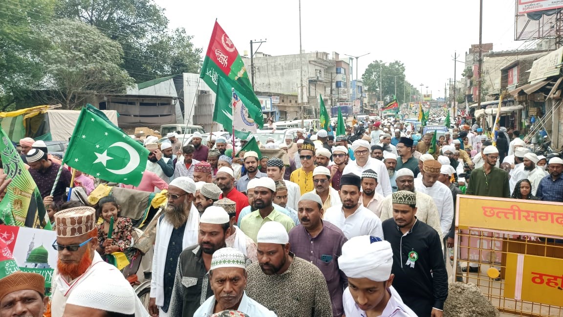 जश्ने ईद मिलादुन्नबी पर निकला जुलूस। जश्ने ईद मिलादुन्नबी पर निकला जुलूस।