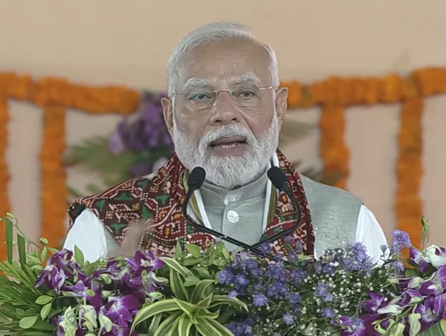 अहमदाबाद के जीएमडीसी ग्राउंड में आयोजित कार्यक्रम में प्रधानमंत्री नरेन्द्र मोदी। अहमदाबाद के जीएमडीसी ग्राउंड में आयोजित कार्यक्रम में प्रधानमंत्री नरेन्द्र मोदी।