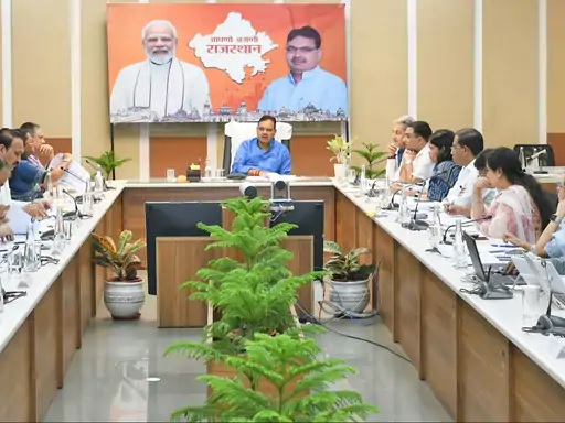 बैठक लेते मुख्यमंत्री भजनलाल शर्मा बैठक लेते मुख्यमंत्री भजनलाल शर्मा