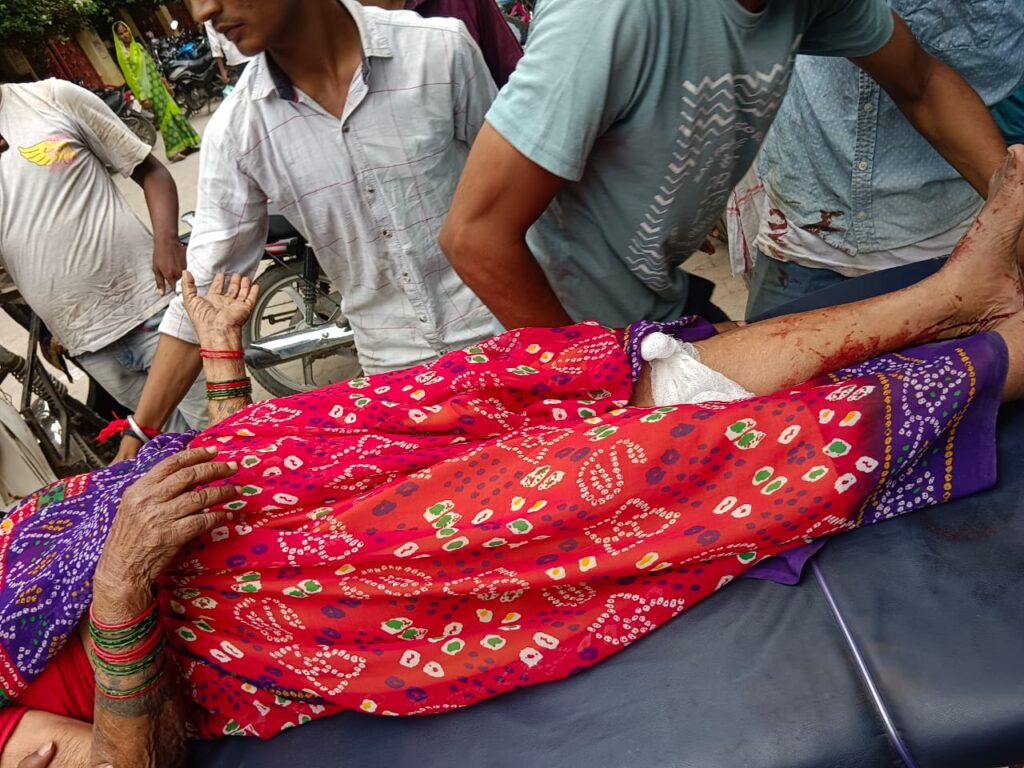 दिनदहाड़े हौसला बुलंद बाइक सवार बदमाशों ने दो को मारी गोली हालत गंभीर दिनदहाड़े हौसला बुलंद बाइक सवार बदमाशों ने दो को मारी गोली हालत गंभीर