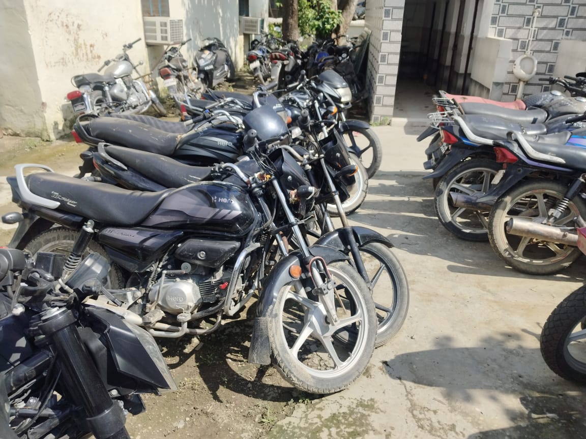 सीज की गई बाइक सीज की गई बाइक