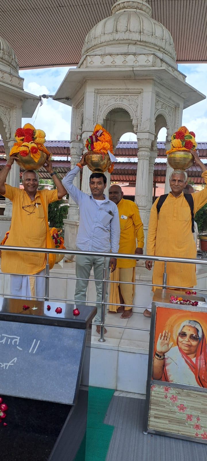 सामूहिक साधना की शक्ति से देश को विकसित बनाने के लिए महा अनुष्ठान प्रारंभ करेगा गायत्री परिवार सामूहिक साधना की शक्ति से देश को विकसित बनाने के लिए महा अनुष्ठान प्रारंभ करेगा गायत्री परिवार