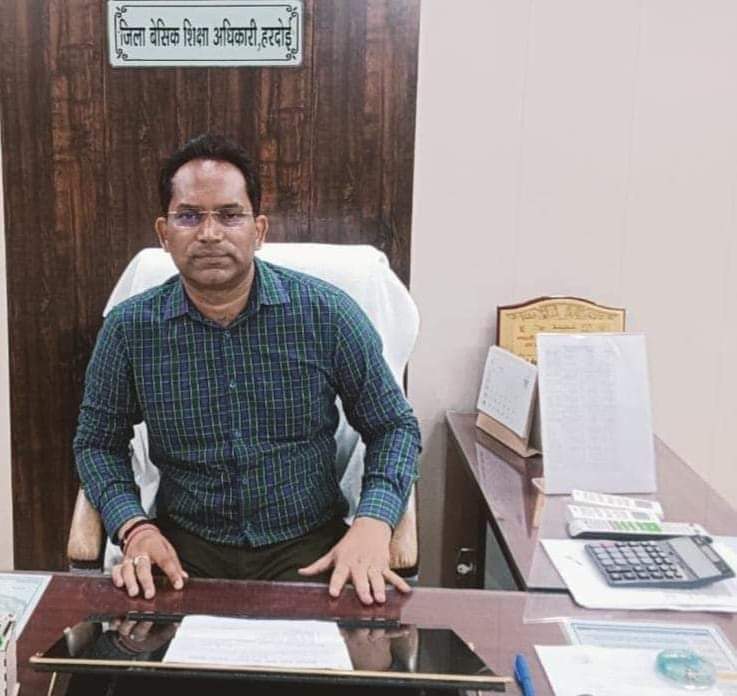 परिषदीय विद्यालयों की सत्र परीक्षा 18 सितंबर से: वी पी सिंह परिषदीय विद्यालयों की सत्र परीक्षा 18 सितंबर से: वी पी सिंह
