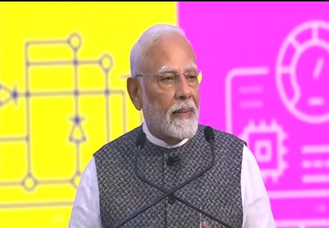 প্ৰধানমন্ত্ৰী নৰেন্দ্ৰ মোদীয়ে ছেমিকন ইণ্ডিয়া ২০২৪ৰ উদ্বোধনী অধিৱেশনত ভাষণ দিয়ে প্ৰধানমন্ত্ৰী নৰেন্দ্ৰ মোদীয়ে ছেমিকন ইণ্ডিয়া ২০২৪ৰ উদ্বোধনী অধিৱেশনত ভাষণ দিয়ে