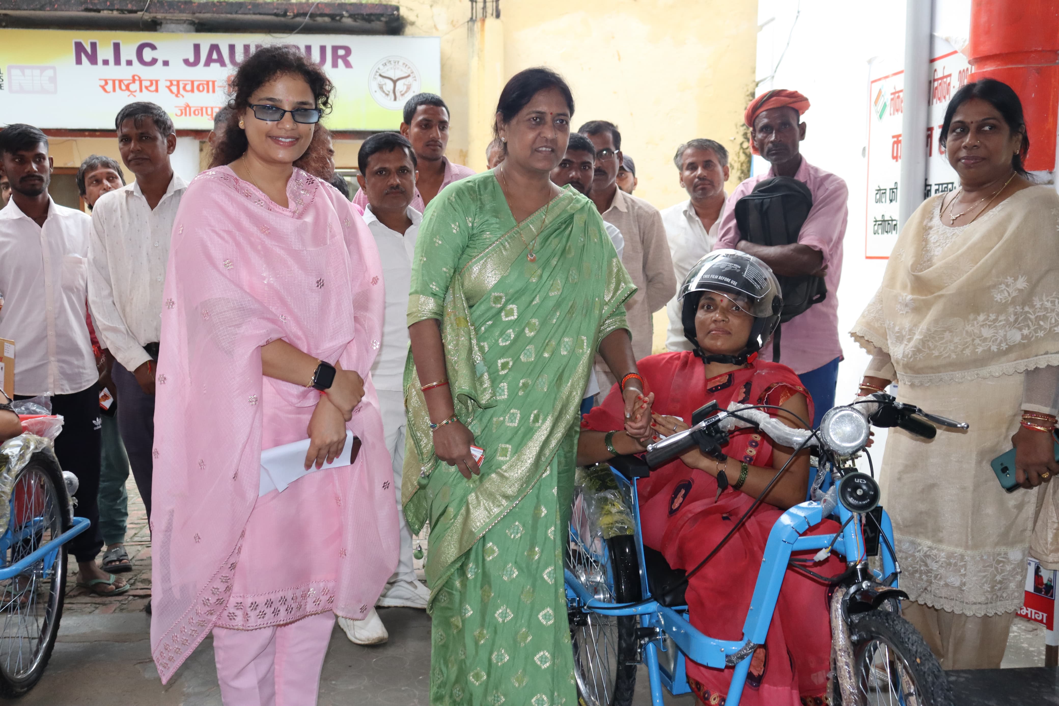 प्रधानमंत्री जी द्वारा दिव्यांगजनों के लिए अनेकों योजनाएं संचालित: सीमा द्विवेदी प्रधानमंत्री जी द्वारा दिव्यांगजनों के लिए अनेकों योजनाएं संचालित: सीमा द्विवेदी