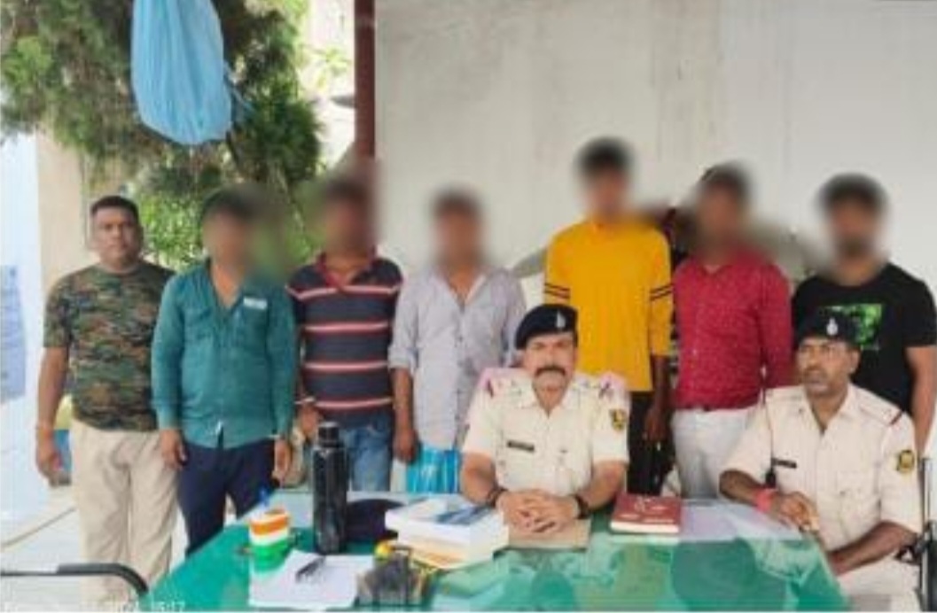 पुलिस गिरफ्त में दोनो पक्ष के उपद्रवी