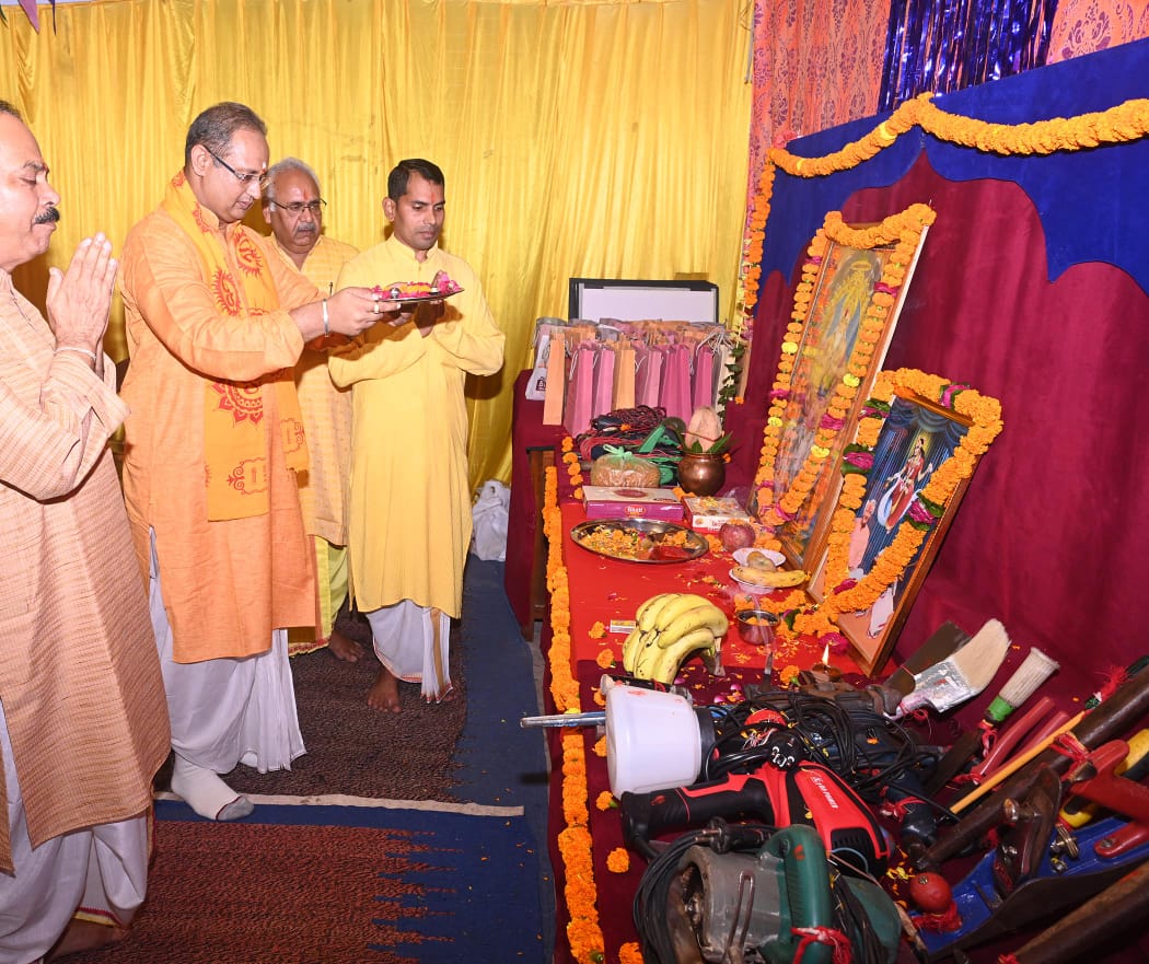 शांतिकुंज में विश्वकर्मा जयंती शांतिकुंज में विश्वकर्मा जयंती