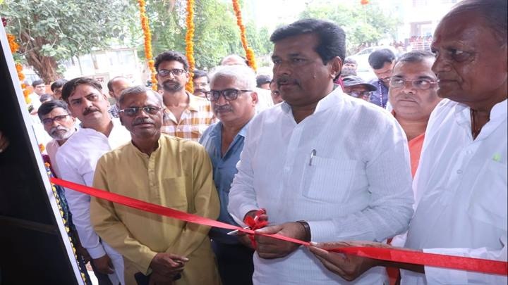 ग्वालियरः “स्वच्छता ही सेवा पखवाड़ा-2024” एवं जिला चिकित्सालय मुरार में प्रधानमंत्री जन औषधि केन्द्र शुरू ग्वालियरः “स्वच्छता ही सेवा पखवाड़ा-2024” एवं जिला चिकित्सालय मुरार में प्रधानमंत्री जन औषधि केन्द्र शुरू