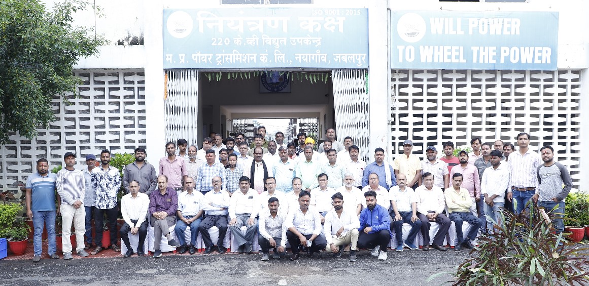 वाहन चालक सम्मानित वाहन चालक सम्मानित