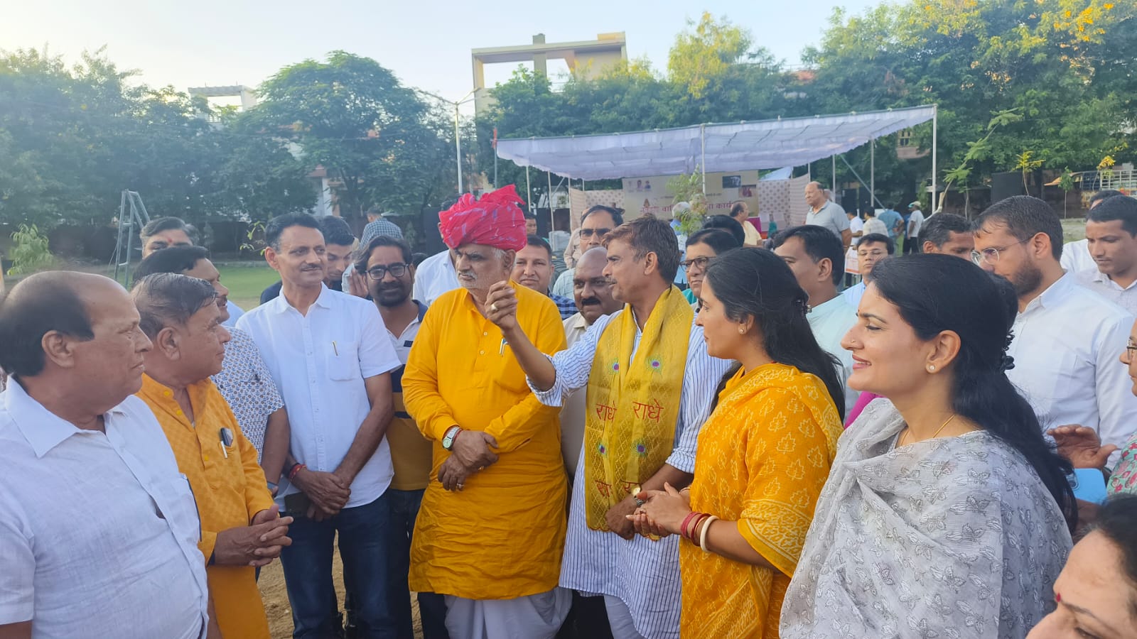 नगर निगम ग्रेटर ने नवदुर्गा वाटिका स्थापित कर किया अनूठा नवाचार नगर निगम ग्रेटर ने नवदुर्गा वाटिका स्थापित कर किया अनूठा नवाचार
