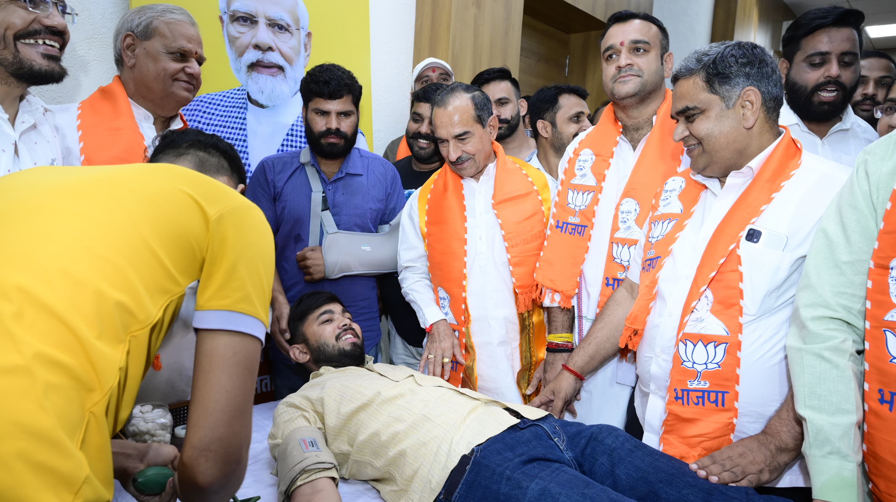 पीएम नरेंद्र मोदी के जन्मदिन पर सेवा पखवाड़ा के तहत भाजपा मुख्यालय में विशाल रक्तदान शिविर का आयोजन पीएम नरेंद्र मोदी के जन्मदिन पर सेवा पखवाड़ा के तहत भाजपा मुख्यालय में विशाल रक्तदान शिविर का आयोजन
