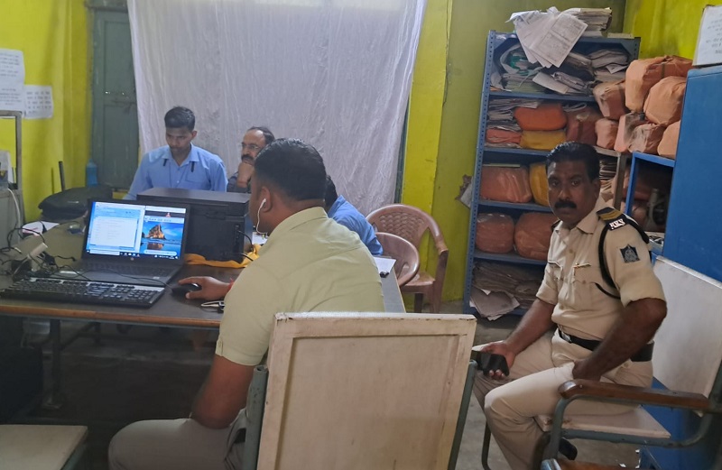 मुरैनाः महिला बाल विकास विभाग का बाबू सात हजार की रिश्वत लेते रंगेहाथों गिरफ्तार मुरैनाः महिला बाल विकास विभाग का बाबू सात हजार की रिश्वत लेते रंगेहाथों गिरफ्तार