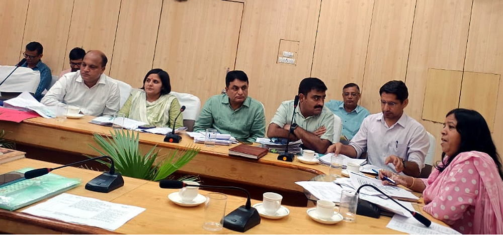 क्षतिग्रस्त सड़कों की मरम्मत का काम 3 दिन में प्रारंभ करें, सर्वाधिक स्वच्छ कार्यालय होगा सम्मानित क्षतिग्रस्त सड़कों की मरम्मत का काम 3 दिन में प्रारंभ करें, सर्वाधिक स्वच्छ कार्यालय होगा सम्मानित