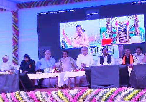 केन्द्रीय सड़क परिवहन एवं राजमार्ग मंत्री नितिन गडकरी ने बेमेतरा में तैयार विश्व के सबसे ऊंचे बांस के टॉवर का ऑनलाइन लोकार्पण किया केन्द्रीय सड़क परिवहन एवं राजमार्ग मंत्री नितिन गडकरी ने बेमेतरा में तैयार विश्व के सबसे ऊंचे बांस के टॉवर का ऑनलाइन लोकार्पण किया