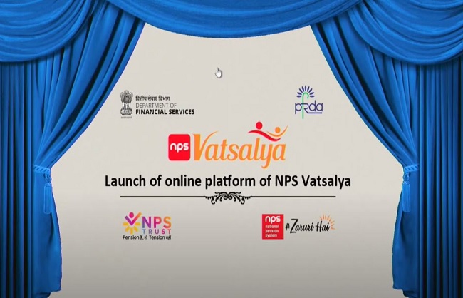 एनपीएस वात्सल्य स्कीम को लॉन्च करते वित्त मंत्री और अन्य एनपीएस वात्सल्य स्कीम को लॉन्च करते वित्त मंत्री और अन्य