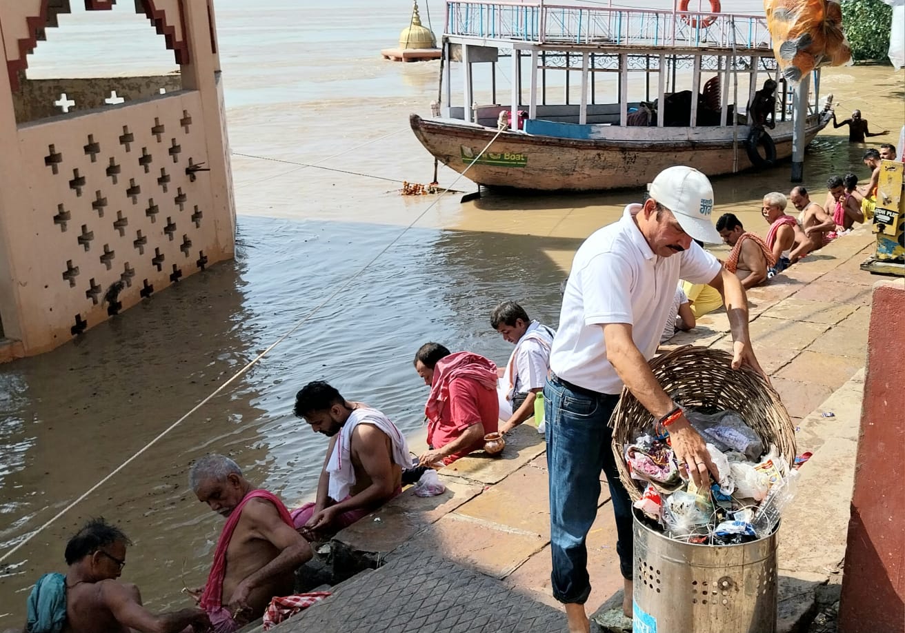 सिंधिया घाट पर स्वच्छता ही सेवा अभियान: फोटो बच्चा गुप्ता सिंधिया घाट पर स्वच्छता ही सेवा अभियान: फोटो बच्चा गुप्ता