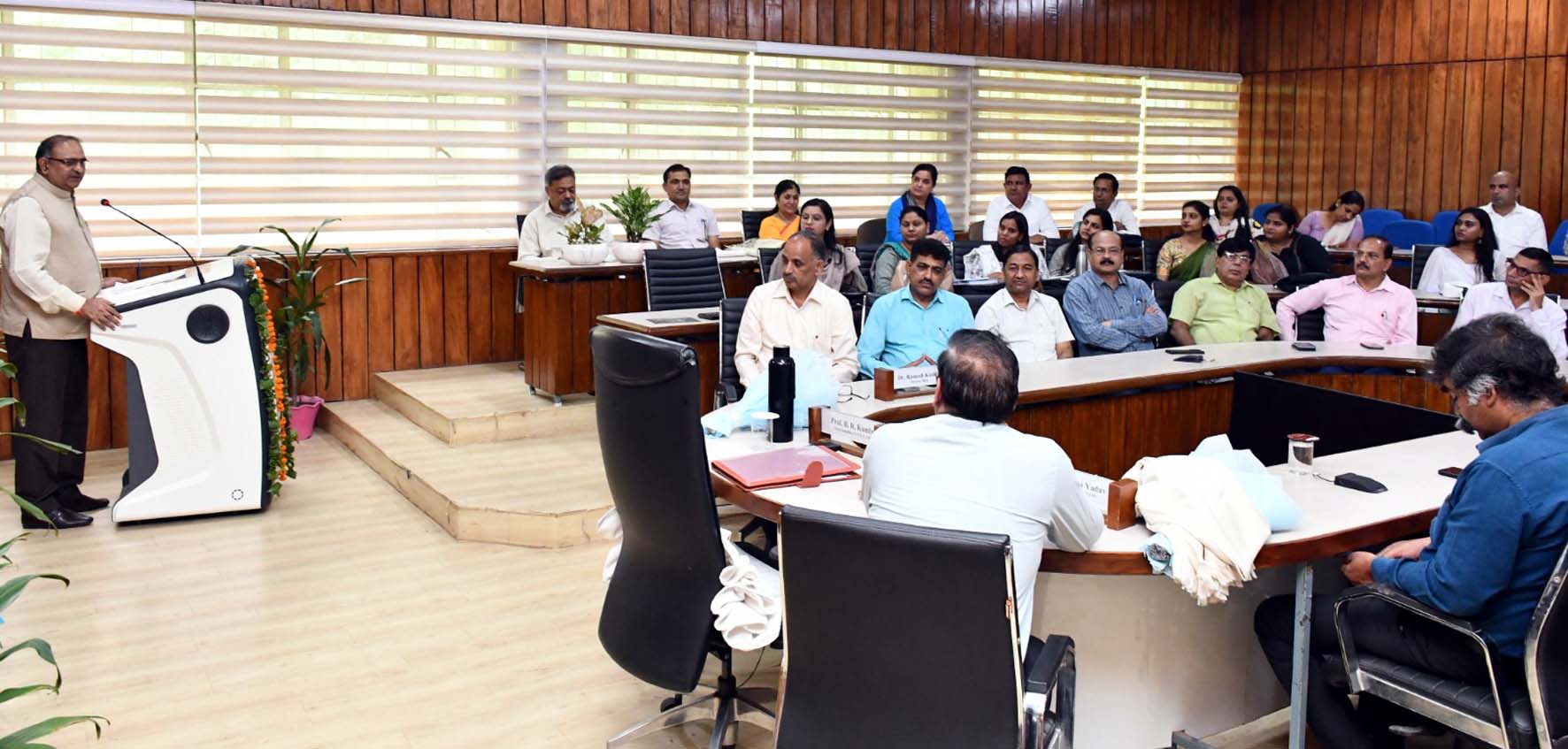 कुलपति प्रो. बीआर कम्बोज प्रतिभागियों को संबोधित करते हुए। कुलपति प्रो. बीआर कम्बोज प्रतिभागियों को संबोधित करते हुए।