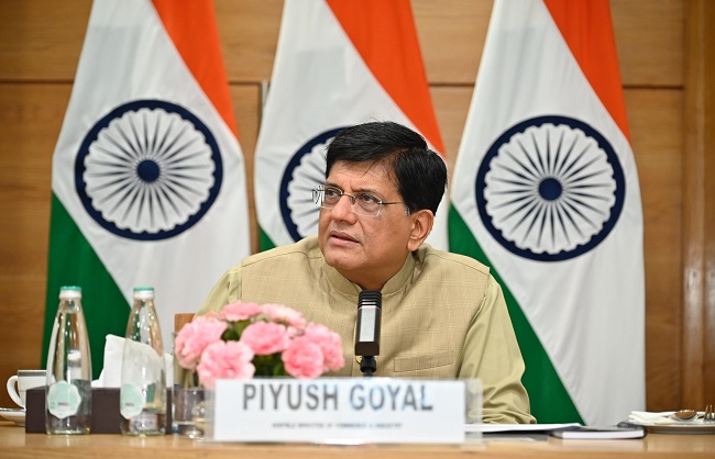 मीडिया को संबोधित करते हुए वाणिज्य् एवं उद्योग मंत्री पीयूष गोयल मीडिया को संबोधित करते हुए वाणिज्य् एवं उद्योग मंत्री पीयूष गोयल