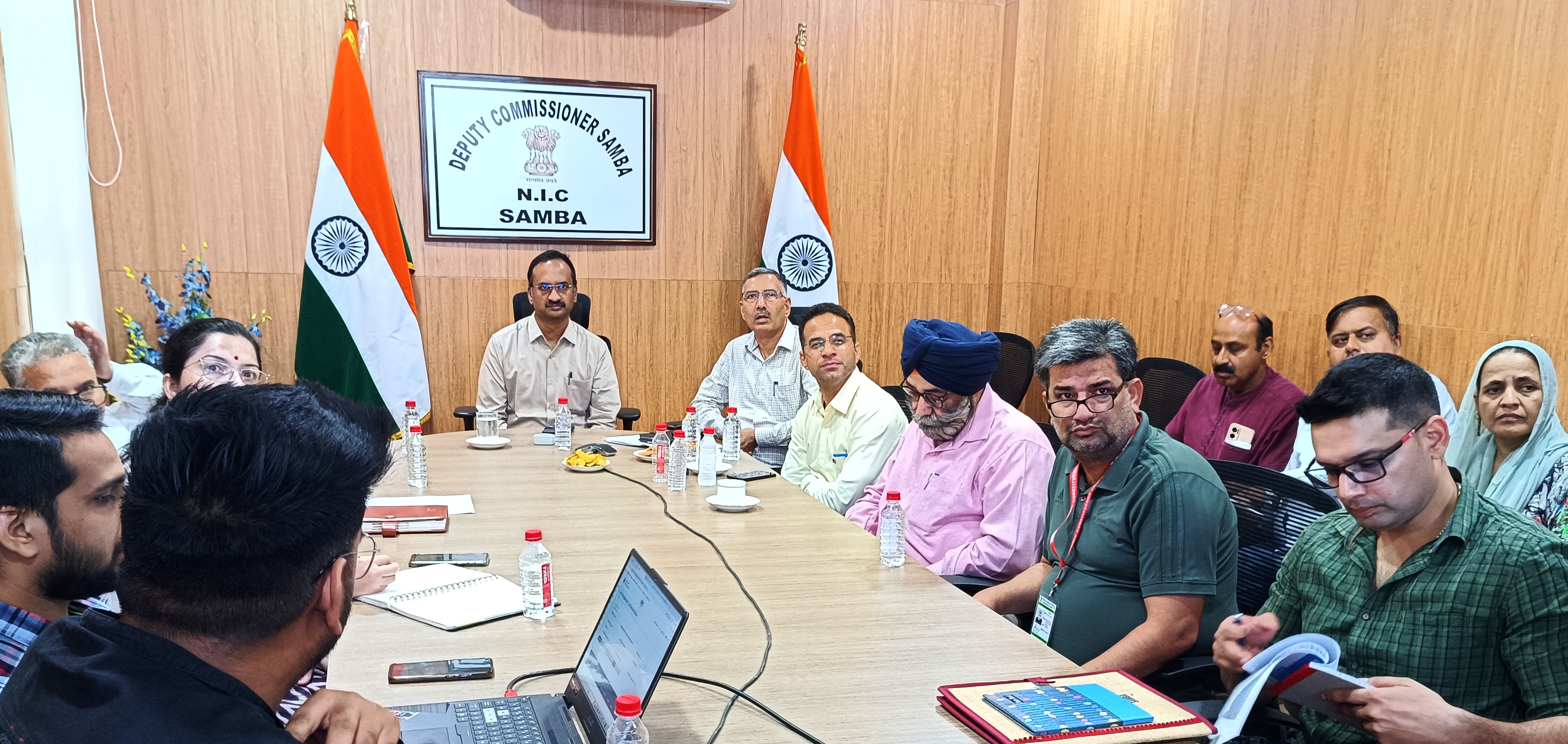 सांबा में विधानसभा चुनाव-2024 के लिए ईवीएम रैंडमाइजेशन का दूसरा चरण आयोजित सांबा में विधानसभा चुनाव-2024 के लिए ईवीएम रैंडमाइजेशन का दूसरा चरण आयोजित