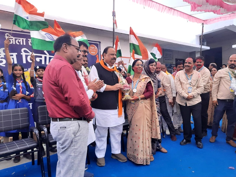 रतलाम का सीएम राइज स्कूल विश्व के सर्वश्रेष्ठ स्कूल पुरस्कार के फाइनलिस्ट में रतलाम का सीएम राइज स्कूल विश्व के सर्वश्रेष्ठ स्कूल पुरस्कार के फाइनलिस्ट में